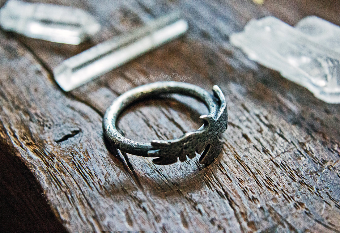 raven stacking ring